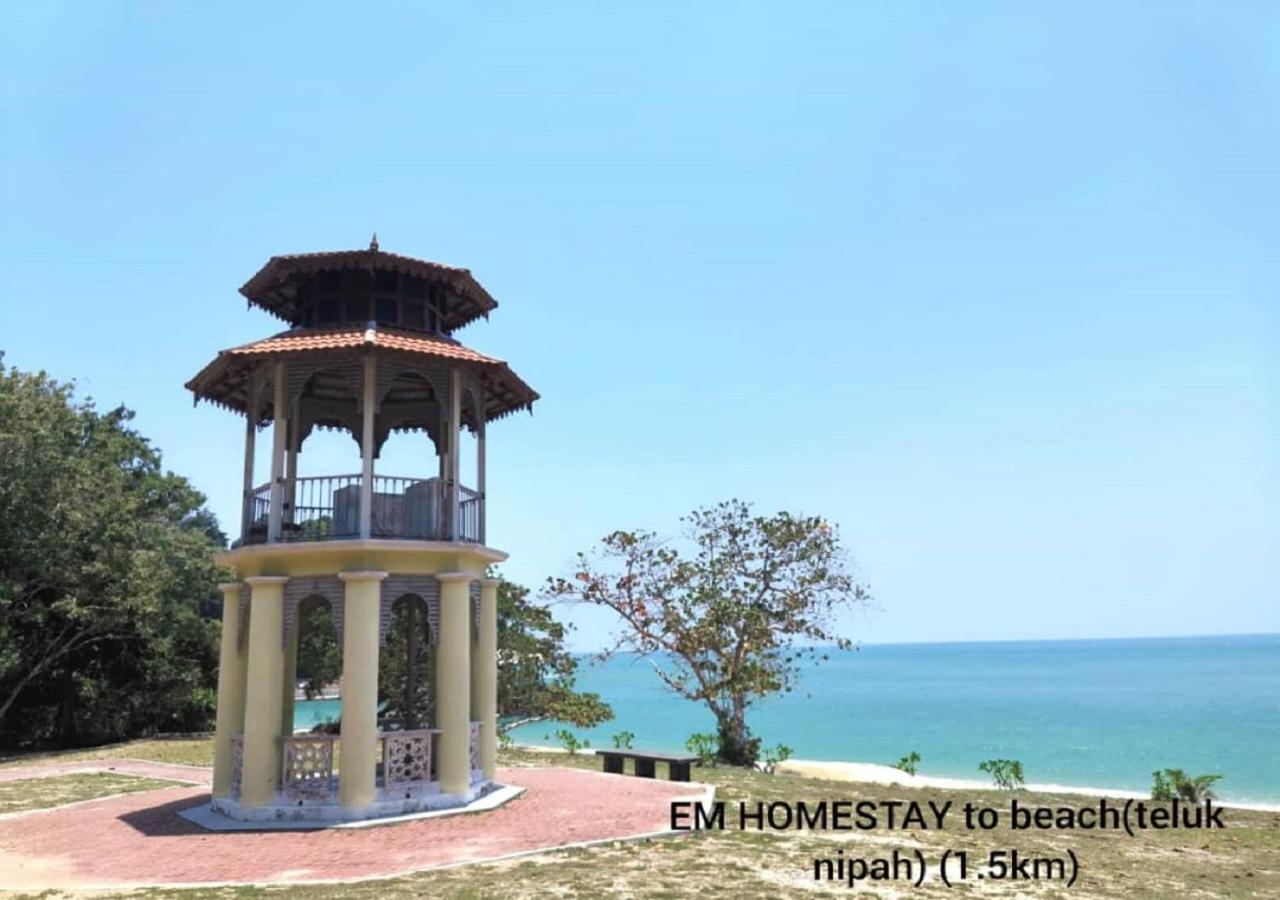 Em Homestay Pekan Pangkor Zewnętrze zdjęcie